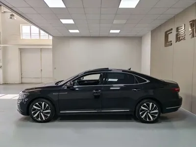 Volkswagen Passat 2025, 21000 км, за 128800 CNY - фото 7