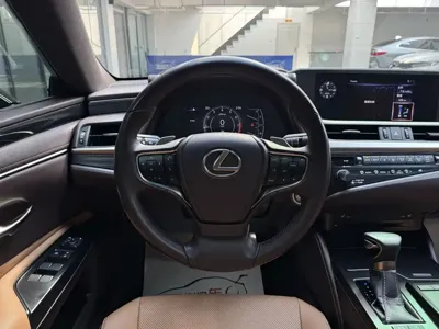 Lexus ES 2019, 55000 км, за 139800 CNY - фото 10
