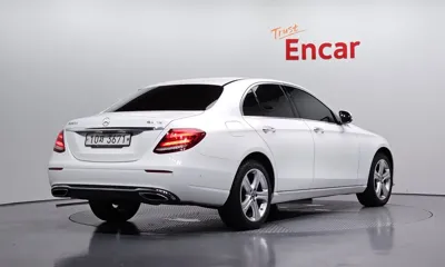 Mercedes-Benz E-Class 2017, 141333 км, за 18200000 KRW