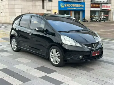 Honda Fit 2009, 150000 км, за 21800 CNY