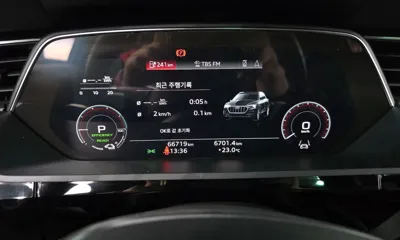 Audi e-tron 2023, 66719 км, за 54500000 KRW - фото 8