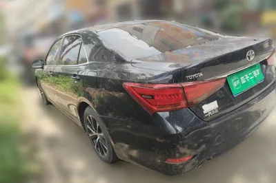 Toyota Crown 2018, 60100 км, за 122764.53 CNY