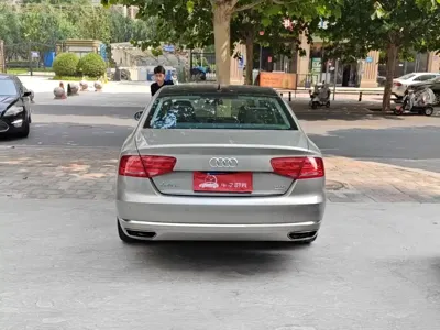 Audi A8 2013, 98000 км, за 108000 CNY