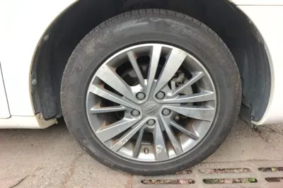 Geely Auto Emgrand 2018, 30400 км, за 35596.28 CNY - фото 5
