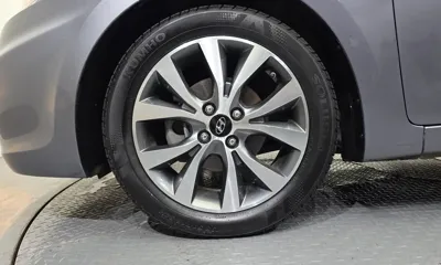 Hyundai Accent 2015, 92871 км, за 6500000 KRW - фото 5