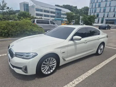 BMW 5-Series · 2022 год