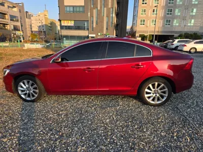 Volvo S60 2014, 128100 км, за 5200000 KRW