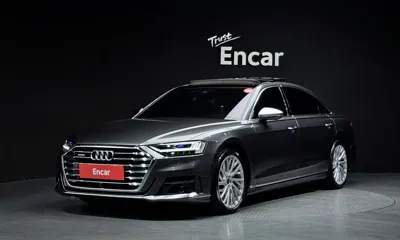 Audi A8 · 2021 год