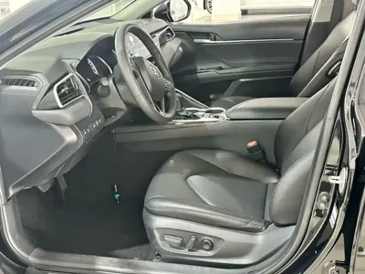 Toyota Camry 2022, 40000 км, за 105800 CNY - фото 7