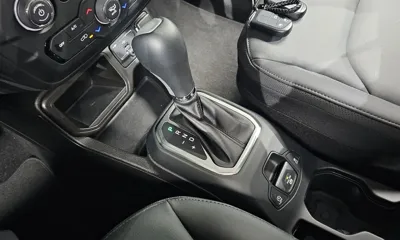 Jeep Renegade 2023, 19485 км, за 28500000 KRW - фото 9