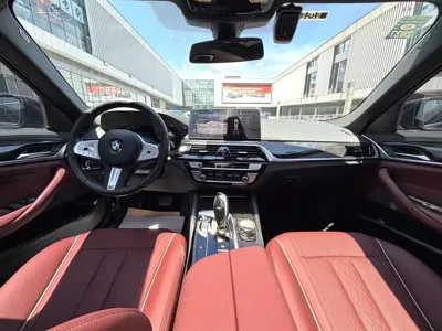 BMW 5 Series 2022, 50000 км, за 167900 CNY - фото 6