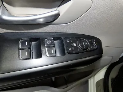 Kia Canival 2017, 183236 км, за 14000000 KRW - фото 13