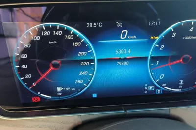 Mercedes-Benz E-Class 2023, 79800 км, за 244808.47 CNY - фото 12