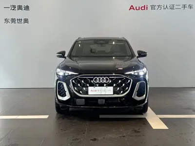 Audi Q5L 2025, 6000 км, за 288800 CNY