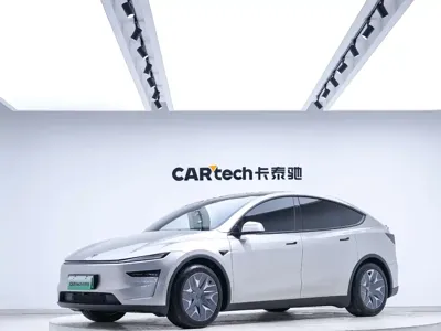 Tesla Model Y L · 2026 год