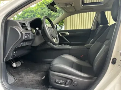 Lexus CT 2020, 32000 км, за 109900 CNY