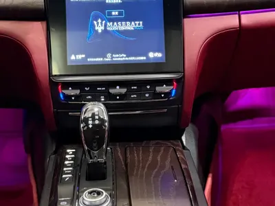 Maserati Quattroporte 2019, 80000 км, за 298000 CNY - фото 9