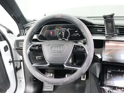 Audi e-tron 2022, 72300 км, за 45900000 KRW - фото 14