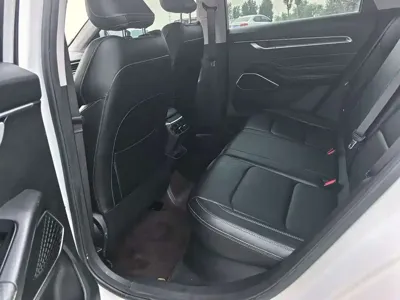 Geely Emgrand 2023, 30000 км, за 33800 CNY