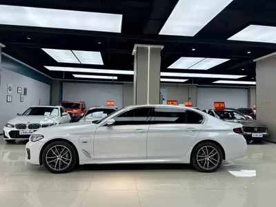 BMW 5 Series New Energy 2024, 64000 км, за 203000 CNY