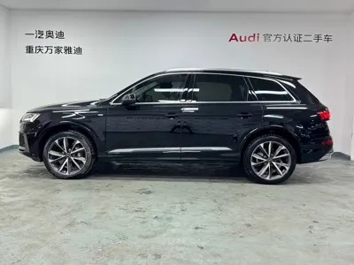 Audi Q7 2023, 41000 км, за 379799 CNY