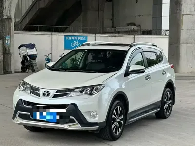 Toyota RAV4 · 2015 год