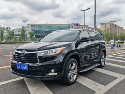 Toyota Highlander · 2015 год