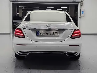 Mercedes-Benz E-Class 2017, 104343 км, за 19900000 KRW