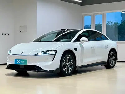 智界 Zhijie S7 · 2025 год