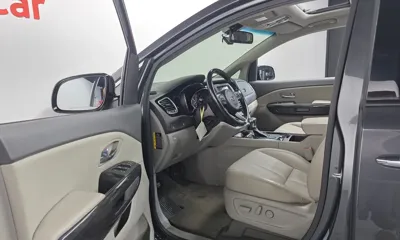 Kia Canival 2017, 135487 км, за 12500000 KRW - фото 12