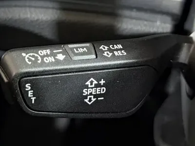 Audi Q3 2023, 10000 км, за 171000 CNY - фото 15