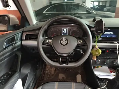 Volkswagen Lavida 2019, 71300 км, за 36800 CNY