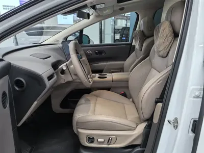 Li Auto 理想i8 2025, 5500 км, за 308800 CNY - фото 7