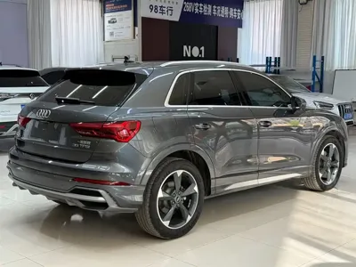 Audi Q3 2023, 34000 км, за 195799 CNY
