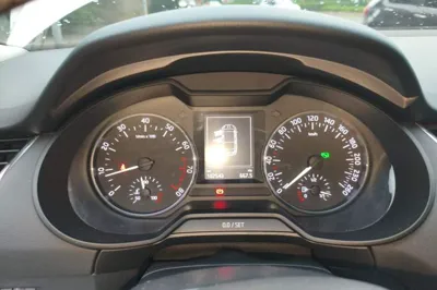 Skoda Octavia 2017, 107500 км, за 36453.92 CNY - фото 11