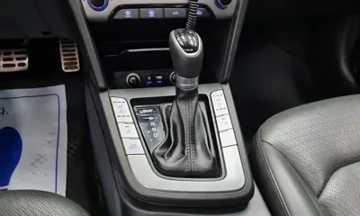 Hyundai Avante 2017, 149157 км, за 8500000 KRW - фото 9
