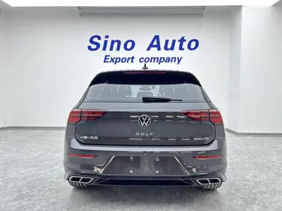 Volkswagen Golf 2022, 23200 км, за 127800 CNY