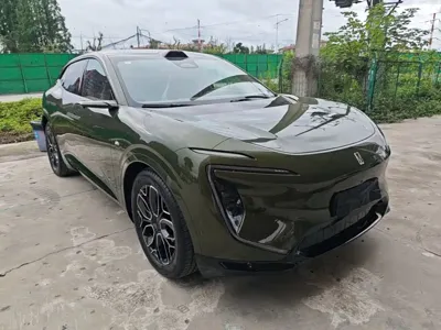 Avatr Avatr 07 2025, 10900 км, за 201400 CNY