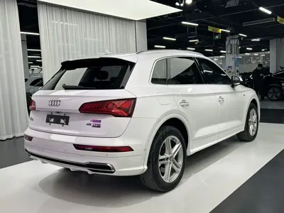 Audi Q5L 2020, 67000 км, за 135000 CNY
