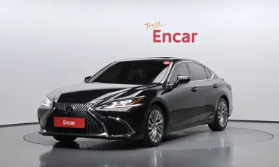 Lexus ES · 2021 год