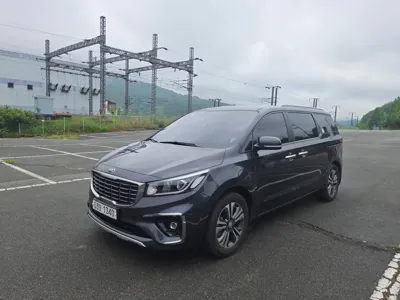 Kia Canival · 2019 год