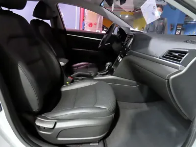 Hyundai Avante 2019, 98394 км, за 10600000 KRW - фото 8