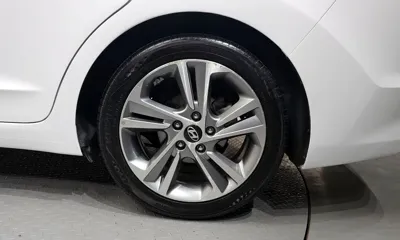 Hyundai Avante 2018, 176247 км, за 6500000 KRW - фото 21