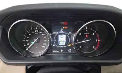 Land Rover Discovery 2018, 125626 км, за 99990000 KRW - фото 8