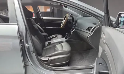 Hyundai Avante 2017, 51153 км, за 10900000 KRW - фото 11