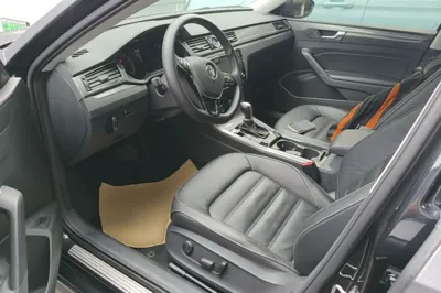 Volkswagen Passat 2017, 76400 км, за 64628.29 CNY - фото 17