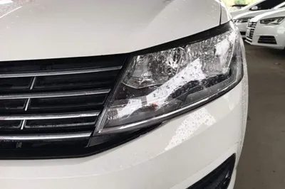 Volkswagen Lavida 2015, 71200 км, за 36688.64 CNY - фото 8