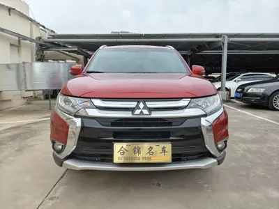 Mitsubishi Outlander 2018, 129000 км, за 42000 CNY