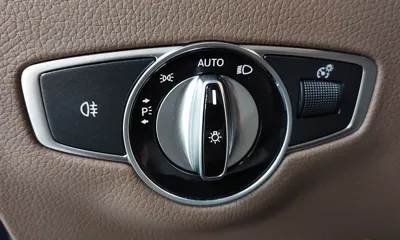 Mercedes-Benz E-Class 2023, 28220 км, за 50500000 KRW - фото 9