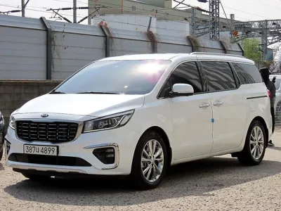 Kia Canival · 2019 год